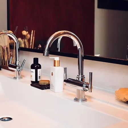 Гостевой дом Verne Dreams 4*