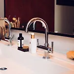 بيت ضيافة Boutique Verne Dreams 4*
